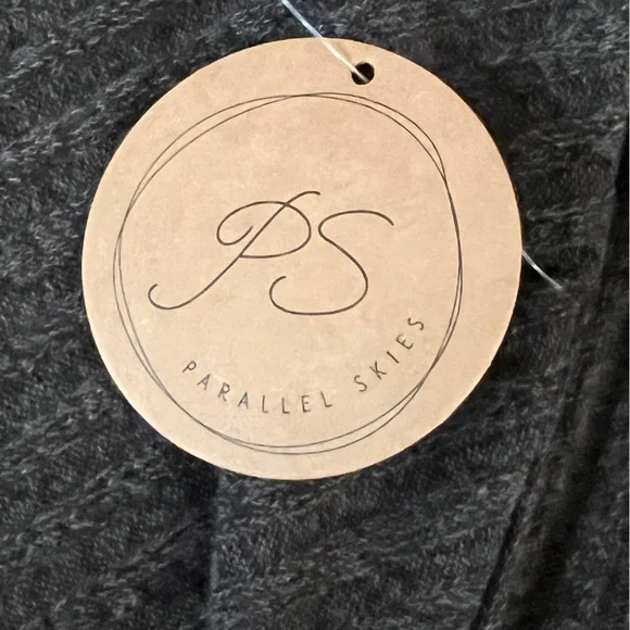 Parallel Skies Gray Textured Top - Picture 4 of 6